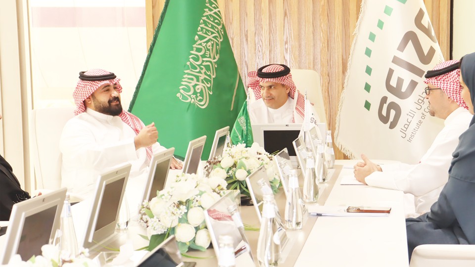 د. السهلي.. يشيد بتكامل الإدارات لتحقيق اعتماد لائحة تنظيم العمل بالمعهد